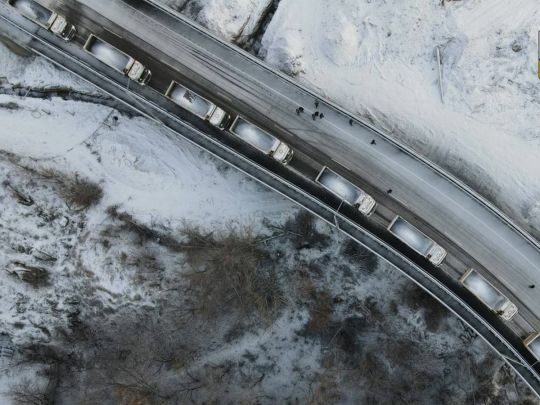 30 вантажівок випробували якість «Великого будівництва» на вантовому мосту у Запоріжжі