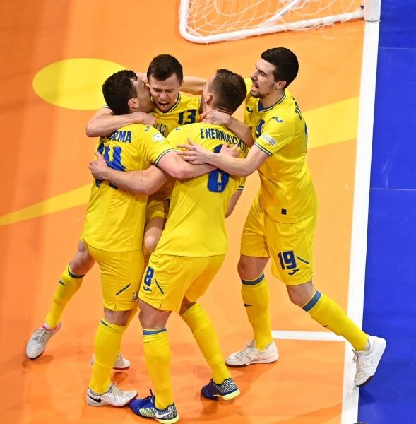 Україна перемогла Казахстан і вперше за 17 років зіграє у півфіналі футзального Євро: відеоогляд матчу