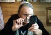 Продать не получится: в Минцифры придумали ограничения для получателей смартфонов за вакцинацию