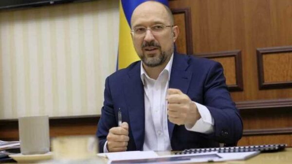 Шмыгаль успокоил украинцев: чрезвычайное положение на работу не повлияет Шмыгаль успокоил украинцев: чрезвычайное положение на работу не повлияет