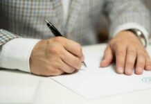 У Швейцарії чоловік офіційно змінив стать, щоб вийти на пенсію на рік раніше