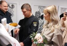 Романтика во время войны: в Одесской области зарегистрировали брак в бомбоубежище