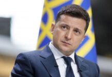 Зеленский подписал заявку на членство в ЕС. Фото