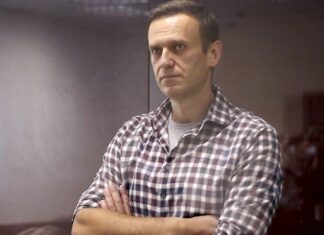 Убитый в Буче однофамилец Навального действительно был его родственником