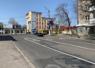 На одной из одесских улиц организовали трехполосное движение