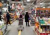 Киев возвращается к жизни: работают более 900 продовольственных магазинов