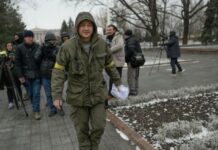 Мощный взрыв в Николаеве: Виталий Ким рассказал, куда попали ракеты