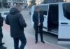 Под Львовом и.о. мэра требовал от волонтера 100 тысяч грн с автобуса с гуманитаркой