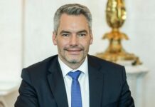Путін спантеличив канцлера Австрії дивною фразою про війну в Україні