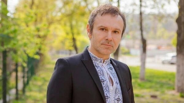 Святослав Вакарчук выступил в метро Киева Святослав Вакарчук выступил в метро Киева
