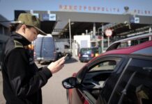 Украинцы массово возвращаются из-за границы: на пунктах пропуска огромные очереди