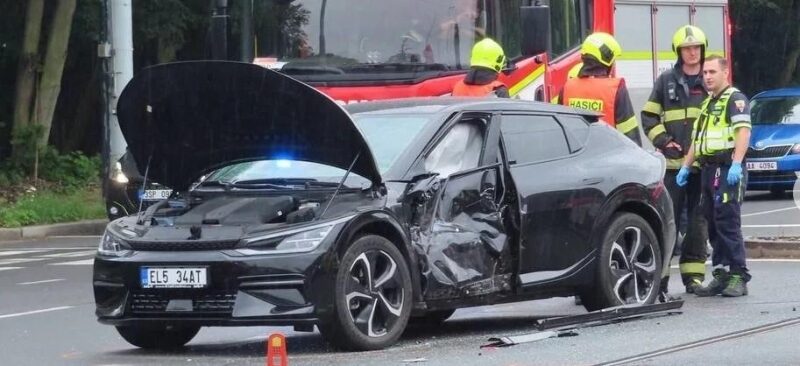 «Я думав, що це кінець»: в авто олімпійського чемпіона з хокею на швидкості врізався трамвай