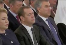 «Маленька людина з великими комплексами»: Подоляк потужно відповів рашисту медведєву, який засумнівається в існуванні України