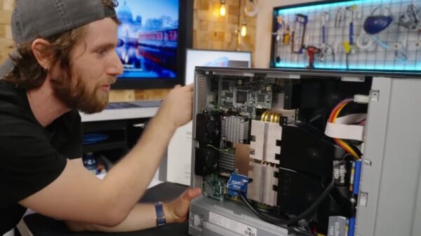 Блогер показал 18-килограммовую версию PlayStation 3 для разработчиков Блогер показал 18-килограммовую версию PlayStation 3 для разработчиков
