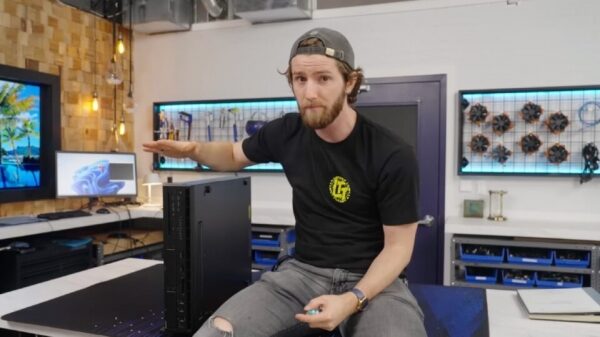 Блогер показал 18-килограммовую версию PlayStation 3 для разработчиков Блогер показал 18-килограммовую версию PlayStation 3 для разработчиков