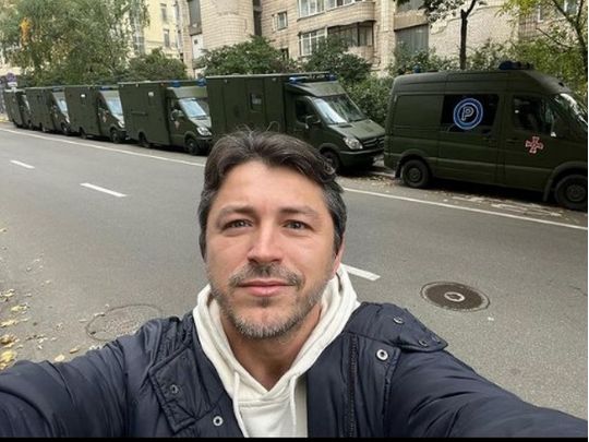 &laquo;Буде помста, будуть горіти&raquo;: Сергій Притула після ракетної атаки рашистів оголосив збір на&nbsp;дрони-камікадзе