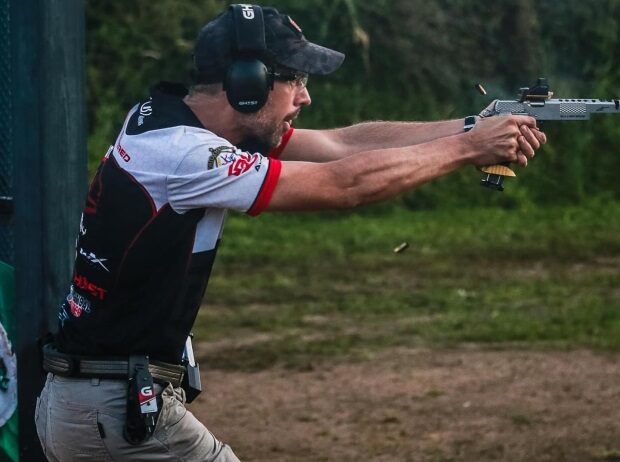 Чемпіона світу зі стрільби знайшли із простріленою головою