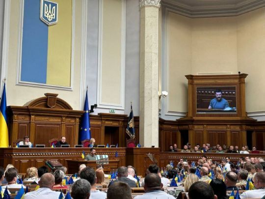 У Раді змінили закон Зеленського про англійську мову в Україні