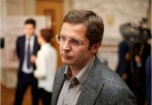 Дуже довга «відпустка» на Кіпрі завершилася відставкою: нардеп Холодов склав мандат