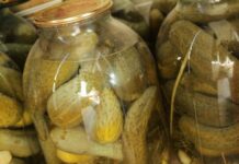 Квашені огірки з чилі та хроном: рецепт від відомої кулінарки Оксани Вознюк