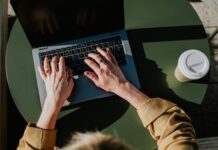 Украинцам массово приходят сообщения со ссылкой, из-за которой блокируют аккаунт в Facebook