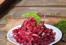 Квасолевий салат із маринованими огірками: смачно так, що не відірватися