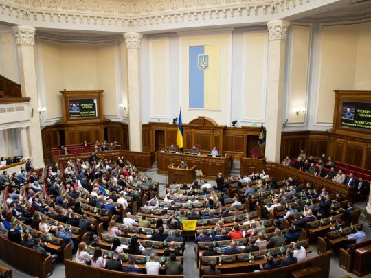 Шабунін маніпулює, звинувачуючи чинну владу у лобіюванні «правок Лозового», — політолог