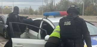 Получили 22 тысячи гривен от водителя: одесские патрульные попались на взятке