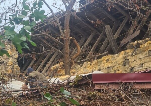 В Одессе обвалилась стена жилого дома на улице Болгарская: жильцам советуют съехать В Одессе обвалилась стена жилого дома на улице Болгарская: жильцам советуют съехать