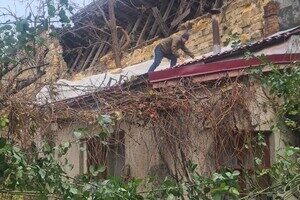 В Одессе обвалилась стена жилого дома на улице Болгарская: жильцам советуют съехать В Одессе обвалилась стена жилого дома на улице Болгарская: жильцам советуют съехать