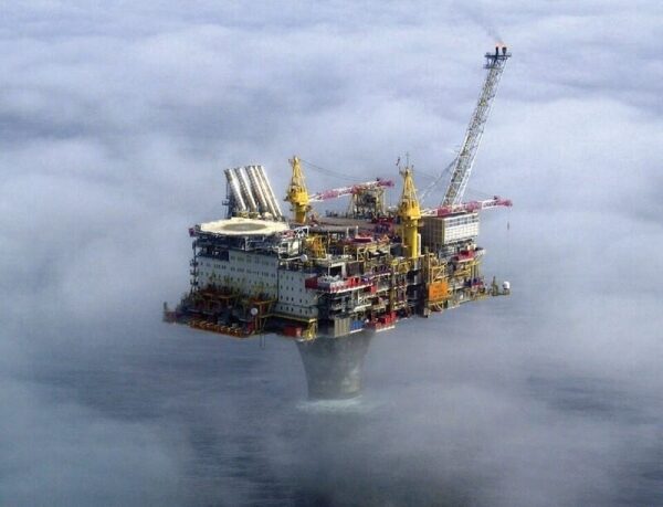США увеличивает добычу нефти: теперь война на Ближнем Востоке не страшна потребителям США увеличивает добычу нефти: теперь война на Ближнем Востоке не страшна потребителям