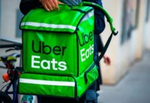 Uber закрывает бизнес по доставке алкоголя