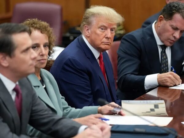 Бывший президент Трамп впервые предстанет перед уголовным судом Бывший президент Трамп впервые предстанет перед уголовным судом