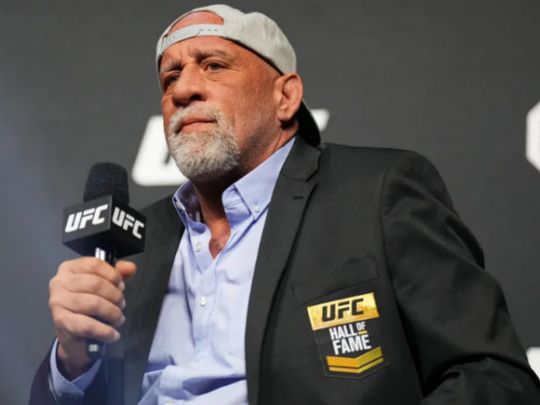 Легенда UFC врятував батьків під час пожежі і сам отруївся димом (фото)