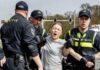 Шведская климатическая активистка Грета Тунберг арестована в Гааге