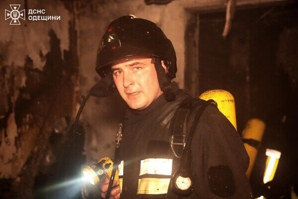 Большой пожар в "Радужном" произошел из-за самоката (фото, видео) Большой пожар в "Радужном" произошел из-за самоката (фото, видео)