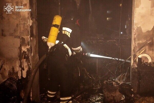 Большой пожар в "Радужном" произошел из-за самоката (фото, видео) Большой пожар в "Радужном" произошел из-за самоката (фото, видео)