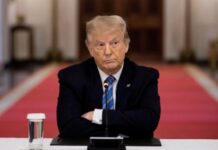 Обвинение Дональда Трампа в неуважении к суду