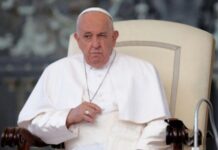 Папа Римский Франциск принёс извинения за оскорбительные высказывания в адрес геев