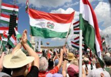 Венгры объединяются против правления Виктора Орбана