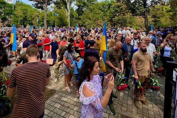 Что не так с Аллей Героев, которую открыли недавно в Одессе Что не так с Аллей Героев, которую открыли недавно в Одессе