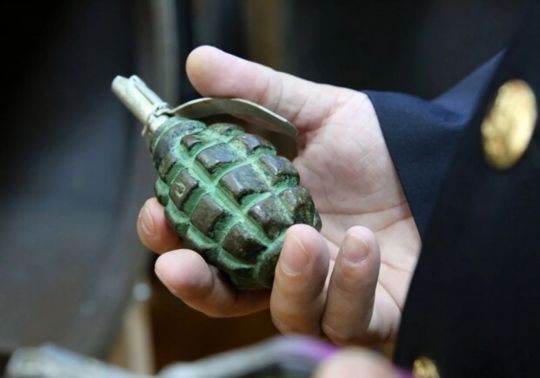 Кинув гранату у натовп і підірвався сам: на Полтавщині чоловік зчинив злочин біля супермаркету, є жертви