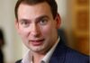 «Він легко заробляє у стінах парламенту»: політолог Ощановський про нардепа Железняка