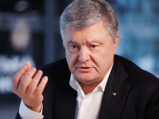 Порошенко намагається розповідати ЗСУ як&nbsp;треба воювати, хоча сам послаблював обороноздатність країни,&nbsp;&mdash; військовий