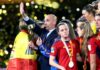 Скандальный поцелуй: экс-глава испанского футбола предстал перед судом