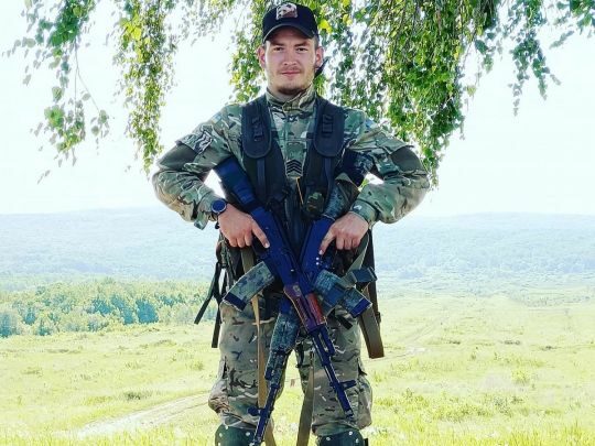 «Після вибуху я втратив зір та ноги. Зрозумів: або стікаю кров’ю і зараз гину, або починаю діяти»: історія порятунку аеророзвідника