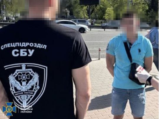 «Торгував» дозволами на землю в Києві: правоохоронці викрили злочинну схему, до якої причетний посадовець КМДА