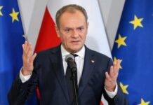 «Це є проблемою»: Туск звернувся до лідерів, які їдуть на парад до путіна