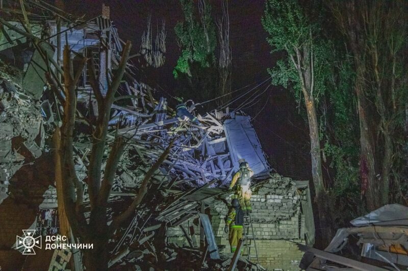 Пекельна ніч: росіяни завдали сім авіаударів по Краматорську (фото, відео)