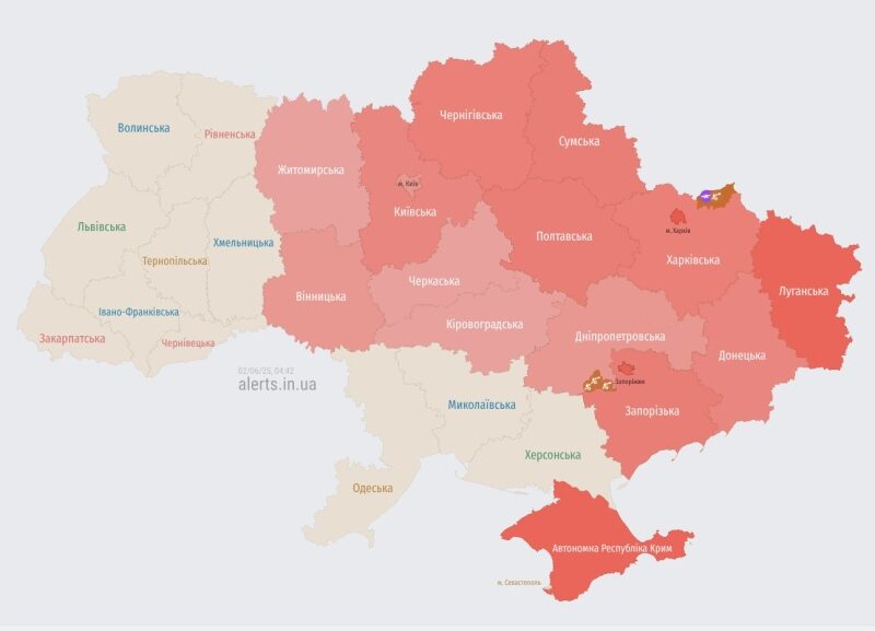 Ворог атакував низку областей України: на Херсонщині загинули три людини, в Харкові є постраждалі
